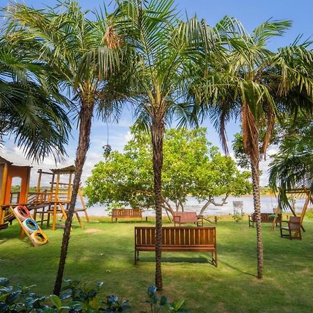 Apto Guarajuba Praia Condominio Porto Smeralda-100 Metros Da Praia Экстерьер фото